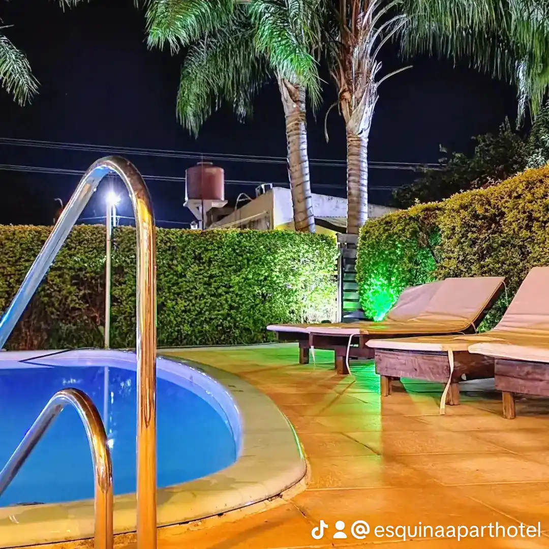 Esquina Apart Hotel